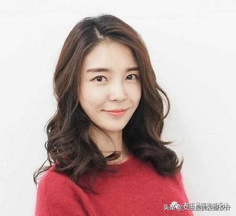 超自然风格的烫发发型Get ​ ​​​​