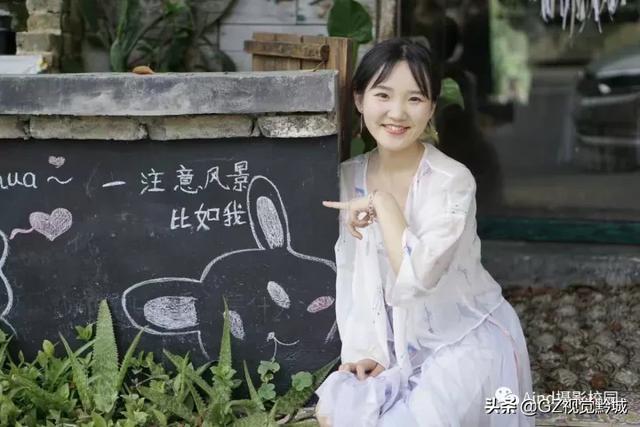 这枚小姐姐写真谁拍的超自然，小清新美极了，我很喜欢
